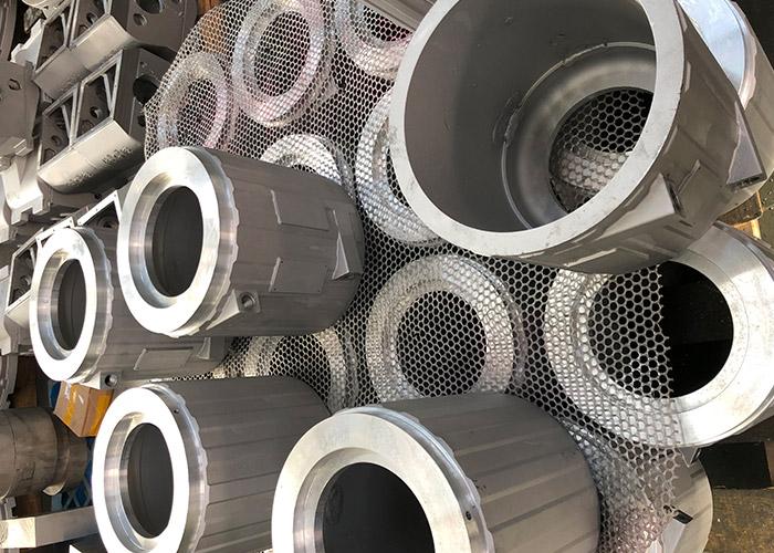 合金鑄造(zào)澆入型腔(qiang)冷卻到室(shi)溫要經曆(lì)三個階段(duan)